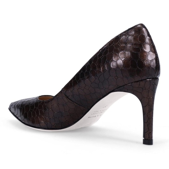 RON WHITE Cindy Lou Chocolate
in Weatherproof Pearlized Embossed Calf.
NWT - Picture 2 of 5